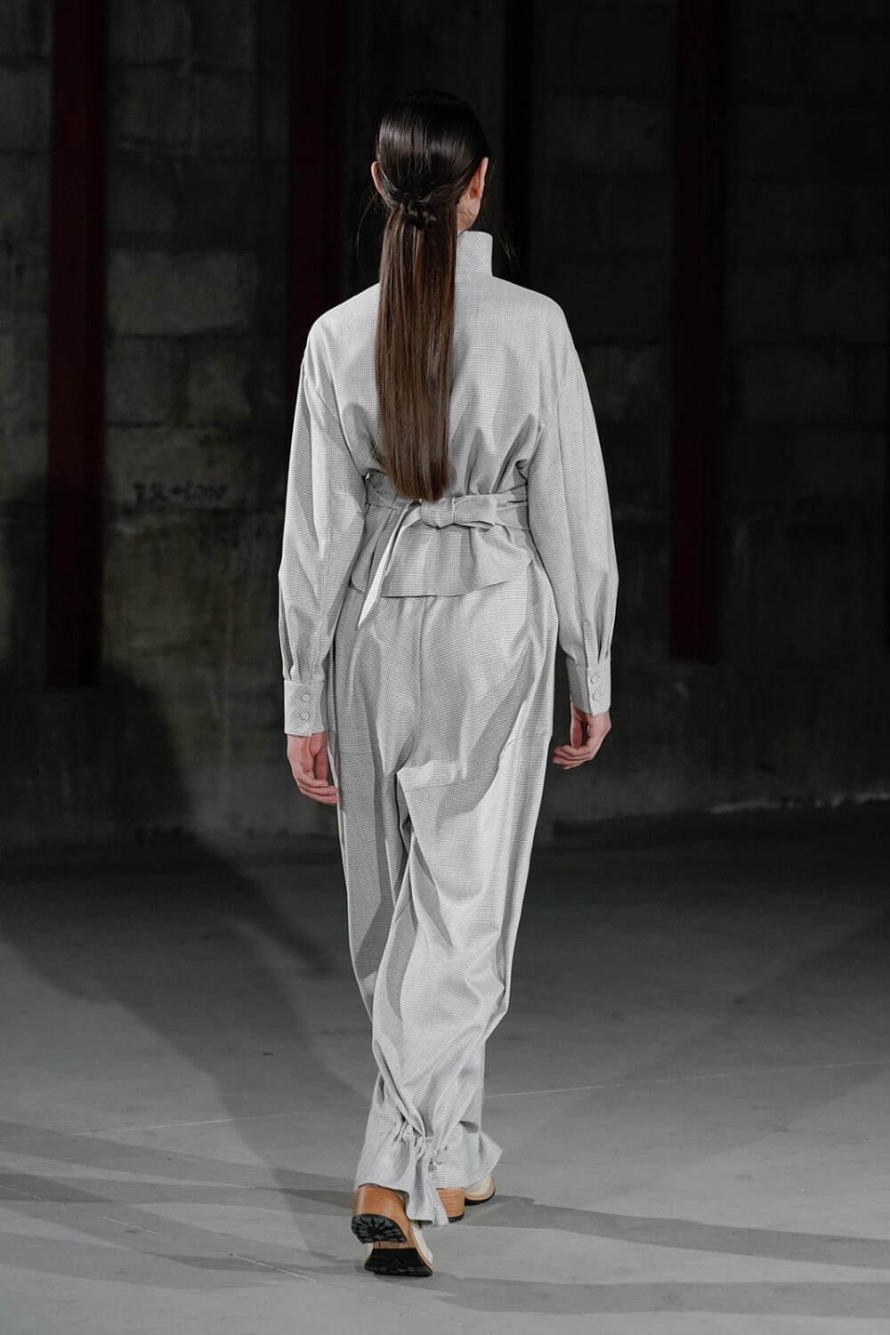 サポートサーフェス 2021-22年秋冬コレクション - 優美な流動性を纏って｜写真2