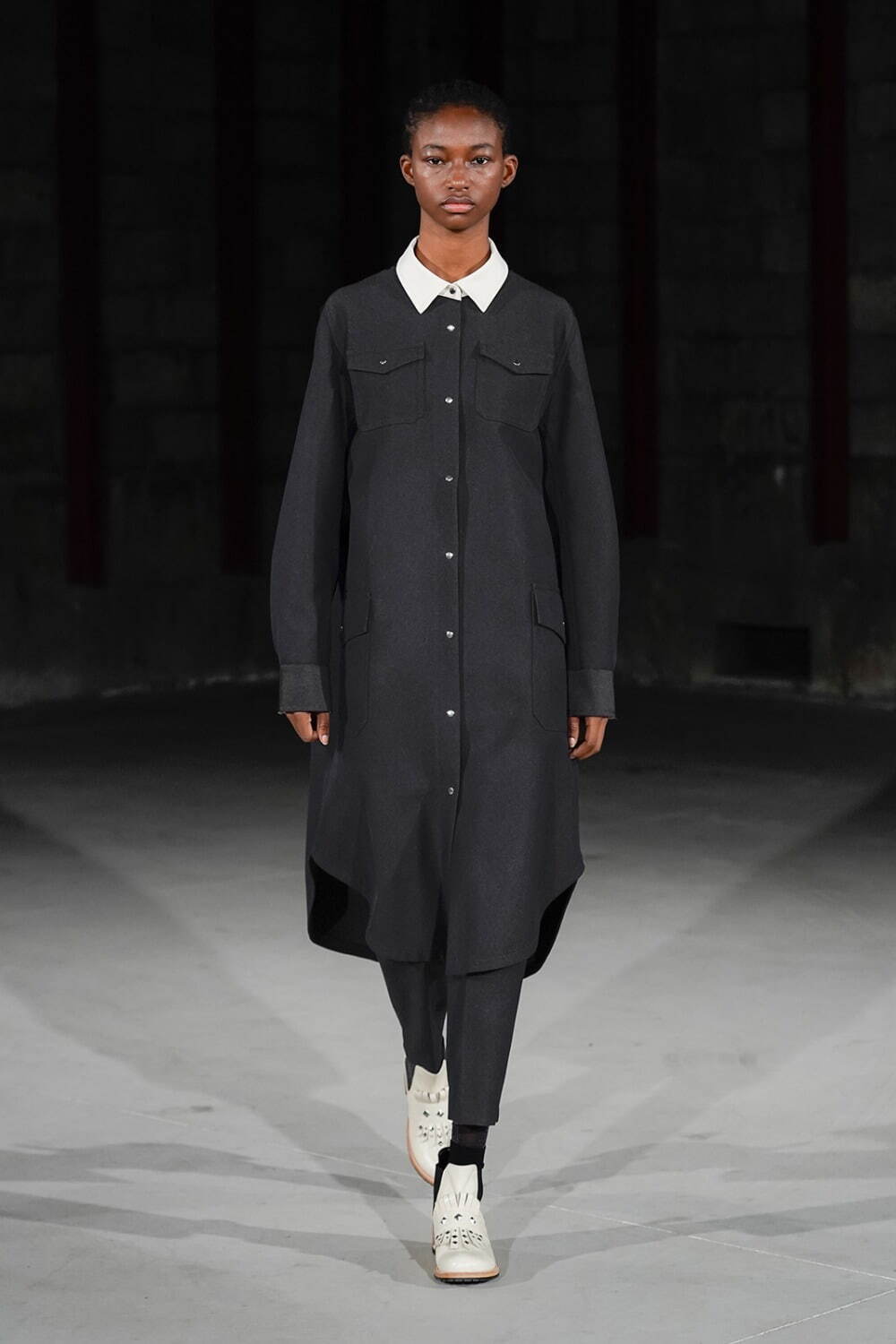 美品 support surfaceサポートサーフェス 2021AW ジャケット 状態は