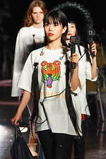 フミト ガンリュウ 2021-22年秋冬コレクション - 必然的多様性を探求して｜写真52