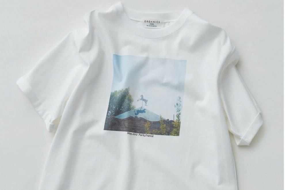 スナイデル「メリーゴーランド＆線香花火」モチーフのTシャツ、人気フォトグラファーとコラボ