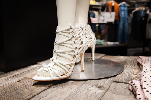 GUESS(ゲス)が日本に再上陸 - ラフォーレ原宿にオープン｜写真10