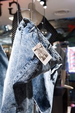 GUESS(ゲス)が日本に再上陸 - ラフォーレ原宿にオープン｜写真8