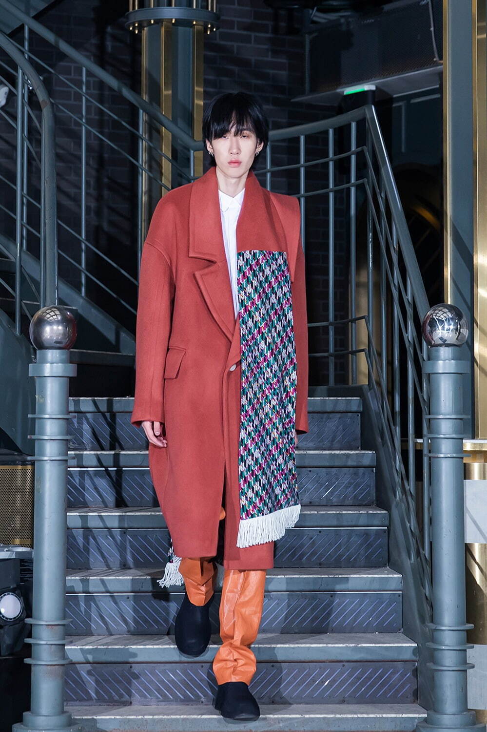 ディ カフェイン オム 21年秋冬コレクション 斬新で自由なノームコアスタイル ファッションプレス