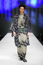 ジョウタロウ サイトウ 2021-22年秋冬コレクション - 宇宙の如く広いキモノの世界｜写真45