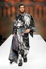 ジョウタロウ サイトウ 2021-22年秋冬コレクション - 宇宙の如く広いキモノの世界｜写真85