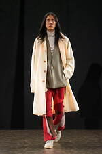 フォーサムワン 2021年秋冬コレクション - 柔らかく、穏やかに──ひとに寄り添う衣服｜写真25