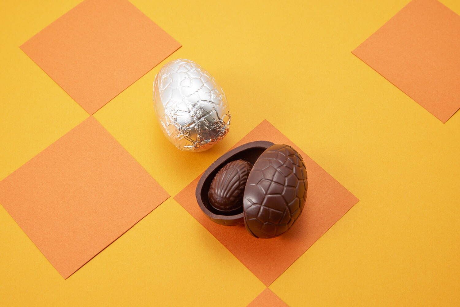 ジャン＝ポール・エヴァンのイースター、花を飾った卵型ショコラ＆いわし型ショコラ缶など｜写真3