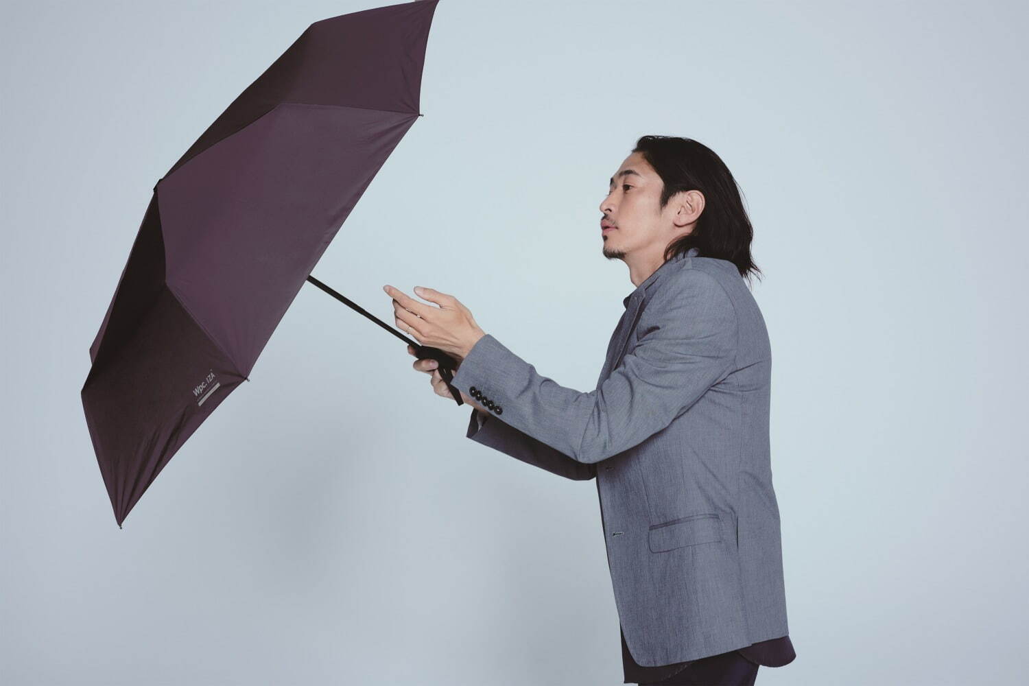 “男性向け晴雨兼用傘ブランド”Wpc. IZA誕生、晴れの日も雨の日もハイスペックな折り畳み傘｜写真2