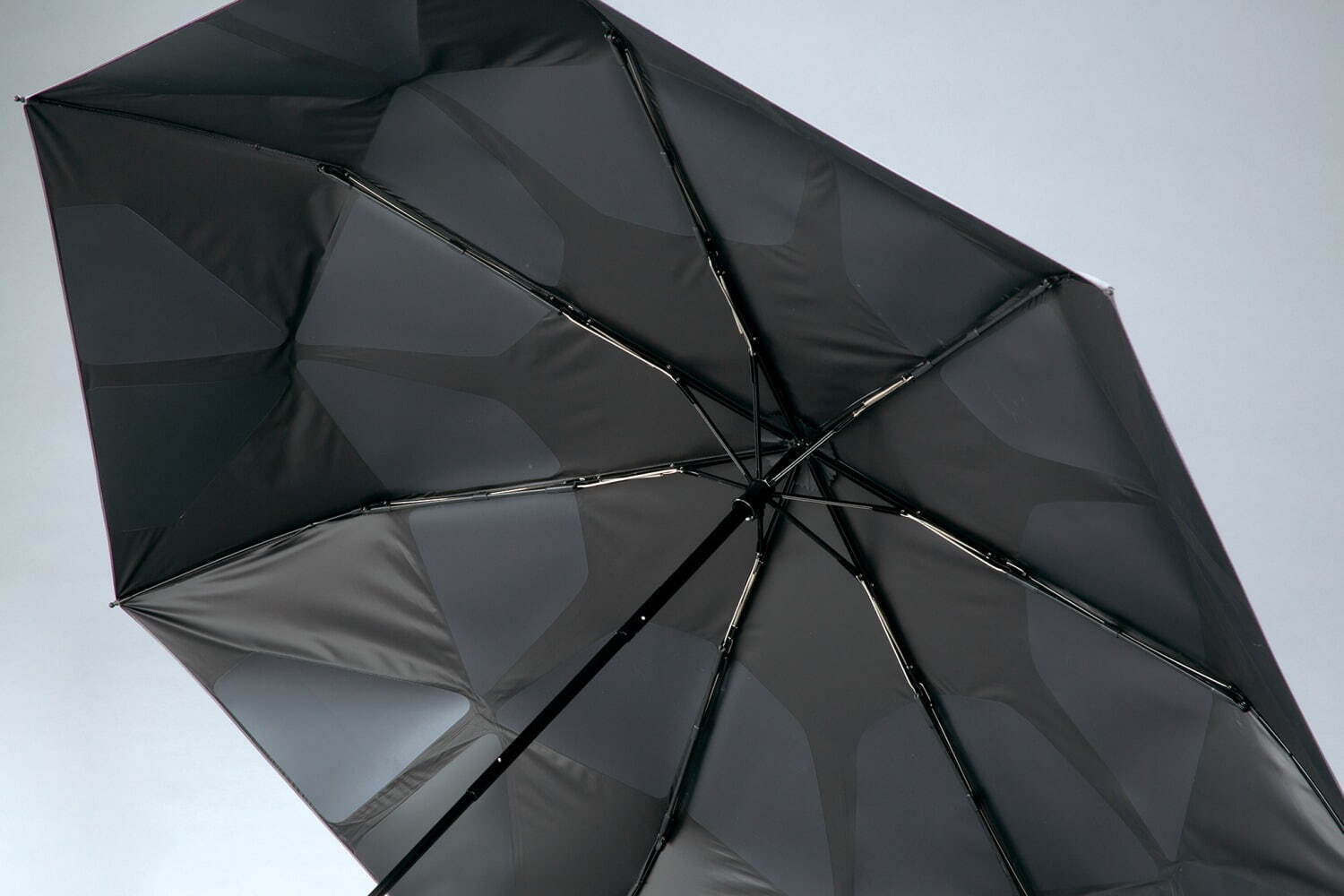 “男性向け晴雨兼用傘ブランド”Wpc. IZA誕生、晴れの日も雨の日もハイスペックな折り畳み傘｜写真31