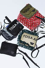 トーガ × ポーターのコラボバッグ第3弾、バンダナ柄トート＆ラフィア素材のスクエアバッグなど｜写真1