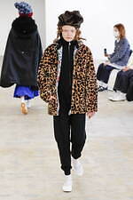 トリコ・コム デ ギャルソン 2021-22年秋冬コレクション、心に秘めた無邪気な少年らしさ｜写真6