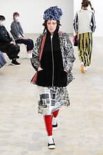 トリコ・コム デ ギャルソン 2021-22年秋冬コレクション、心に秘めた無邪気な少年らしさ｜写真12