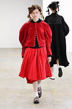 トリコ・コム デ ギャルソン 2021-22年秋冬コレクション、心に秘めた無邪気な少年らしさ｜写真17