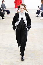 トリコ・コム デ ギャルソン 2021-22年秋冬コレクション、心に秘めた無邪気な少年らしさ｜写真20