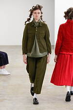 トリコ・コム デ ギャルソン 2021-22年秋冬コレクション、心に秘めた無邪気な少年らしさ｜写真37