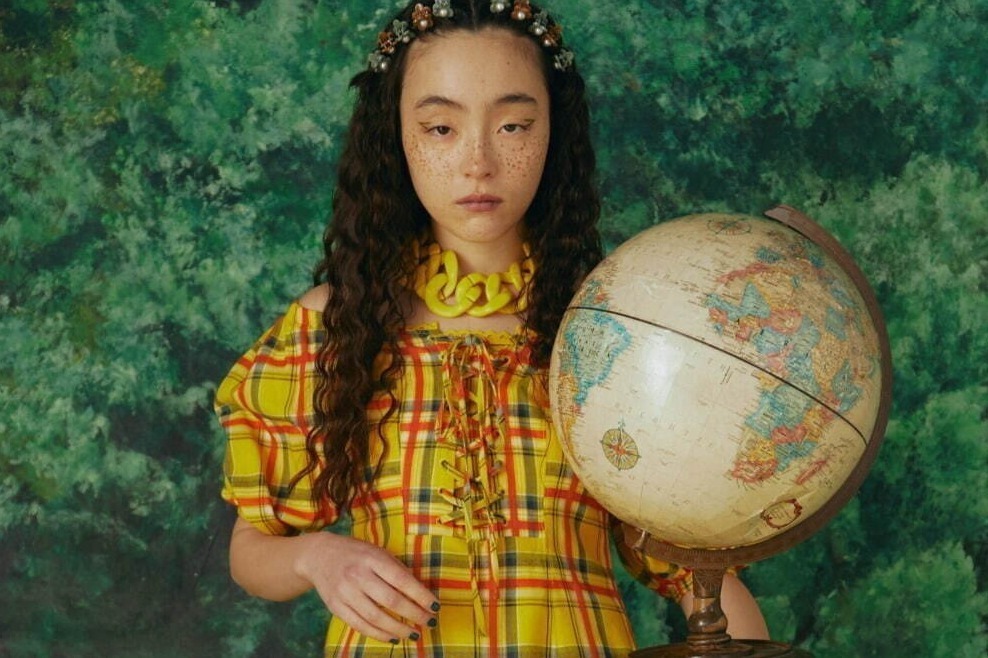 キャンディ ストリッパー新作、チェック柄パフスリーブワンピ＆恐竜柄ボタニカルシャツ