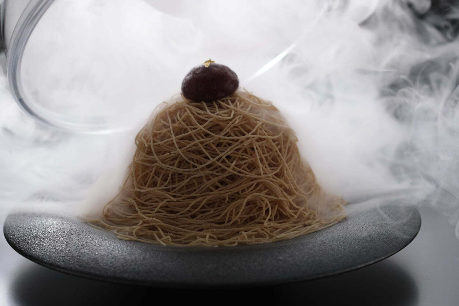 「栗りん」博多天神に、人気土産“モンブラン×大福”の「栗千本」