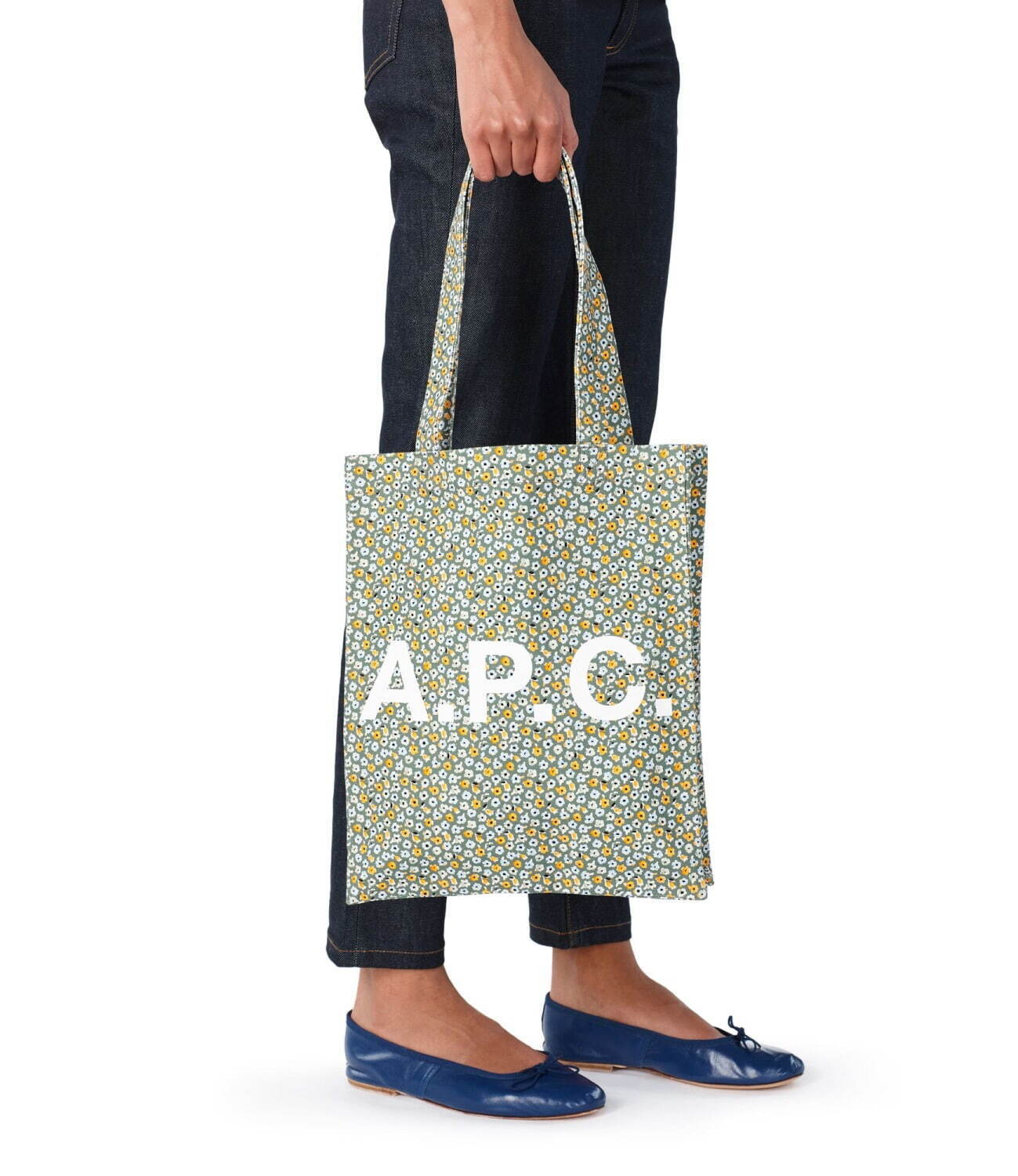 A.P.C.レザーグッズ刻印サービスが全国で、人気バッグ＆ウォレットや“隠れ人気”トートバッグ比較｜写真41