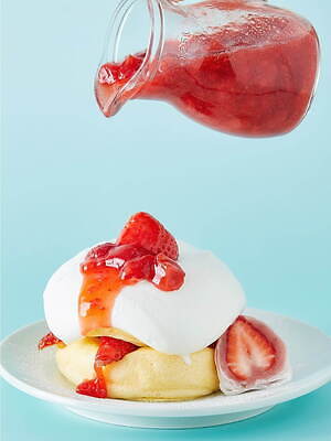 スフレパンケーキ専門店｢フリッパーズ」“いちご大福”添えた3種の苺パンケーキ｜写真4