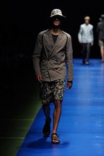 kolor(カラー) 2014年春夏メンズコレクション - エレガントへの追及が生む幸せの音色｜写真24