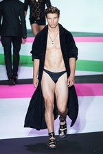 ヴェルサーチ 2014年春夏メンズコレクション - ミラノの“色気見本市”｜写真6