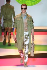 ヴェルサーチ 2014年春夏メンズコレクション - ミラノの“色気見本市”｜写真22