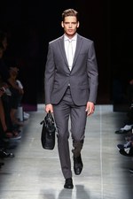 ボッテガ・ヴェネタ(BOTTEGA VENETA) 視覚的な矛盾の影響｜写真3