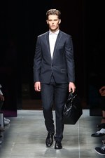 ボッテガ・ヴェネタ(BOTTEGA VENETA) 視覚的な矛盾の影響｜写真7