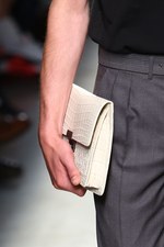 ボッテガ・ヴェネタ(BOTTEGA VENETA) 視覚的な矛盾の影響｜写真18