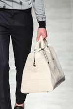 ボッテガ・ヴェネタ(BOTTEGA VENETA) 視覚的な矛盾の影響｜写真20