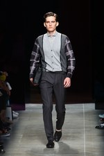 ボッテガ・ヴェネタ(BOTTEGA VENETA) 視覚的な矛盾の影響｜写真21