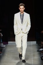 ボッテガ・ヴェネタ(BOTTEGA VENETA) 視覚的な矛盾の影響｜写真60