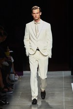 ボッテガ・ヴェネタ(BOTTEGA VENETA) 視覚的な矛盾の影響｜写真62