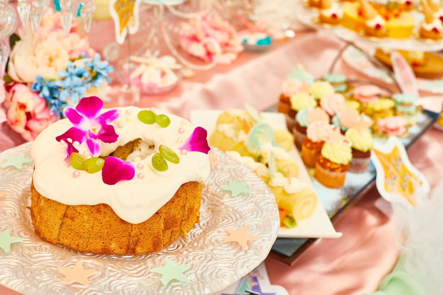 ‟人魚姫”テーマのデザートブッフェが千葉・浦安で、真珠貝のマカロン＆サンゴのカップケーキなど｜写真3