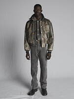 ディーゼル“ロゴパッチ”付きレザージャケットやレザーアップリケ施したデニムパンツなど｜写真3