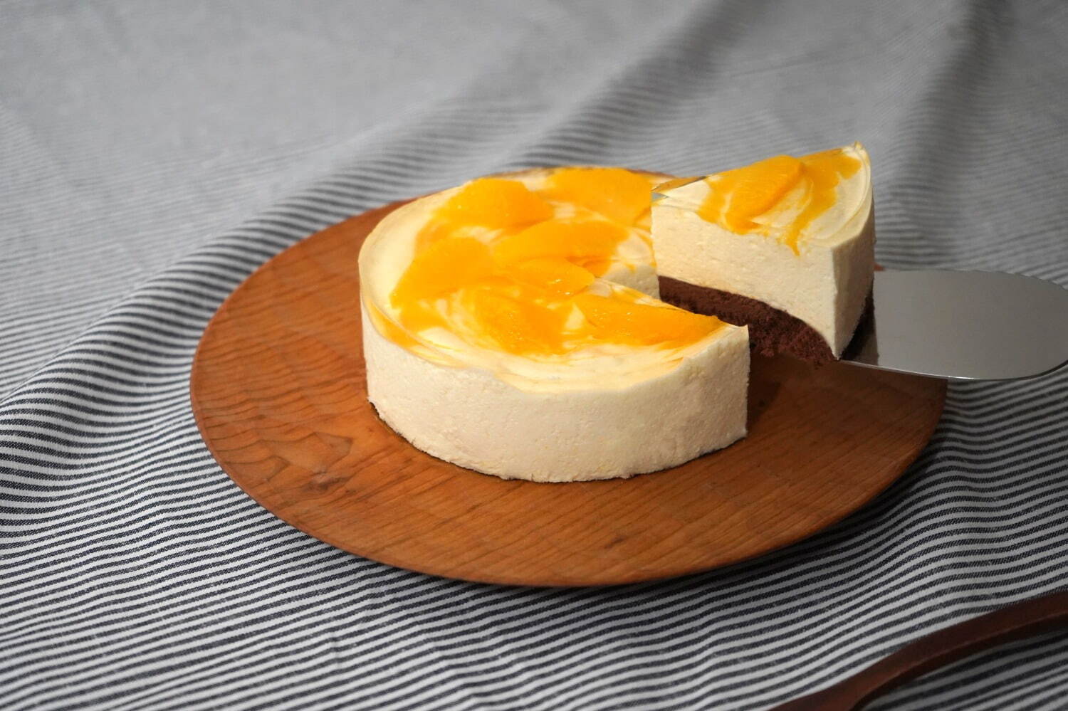 フォルマ“ベリーが浮かぶ”さわやかチーズケーキ＆“太陽イメージ”オレンジいっぱいレアチーズ｜写真4