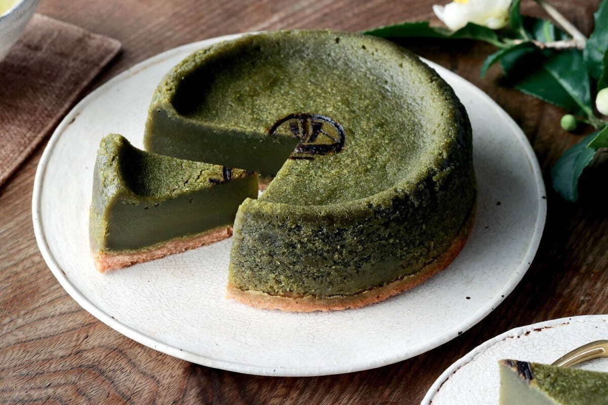 和菓子｜「ベイクドようかん 湖々菓楽」新感覚“ケーキのような”濃厚抹茶羊羹、温めて更においしく