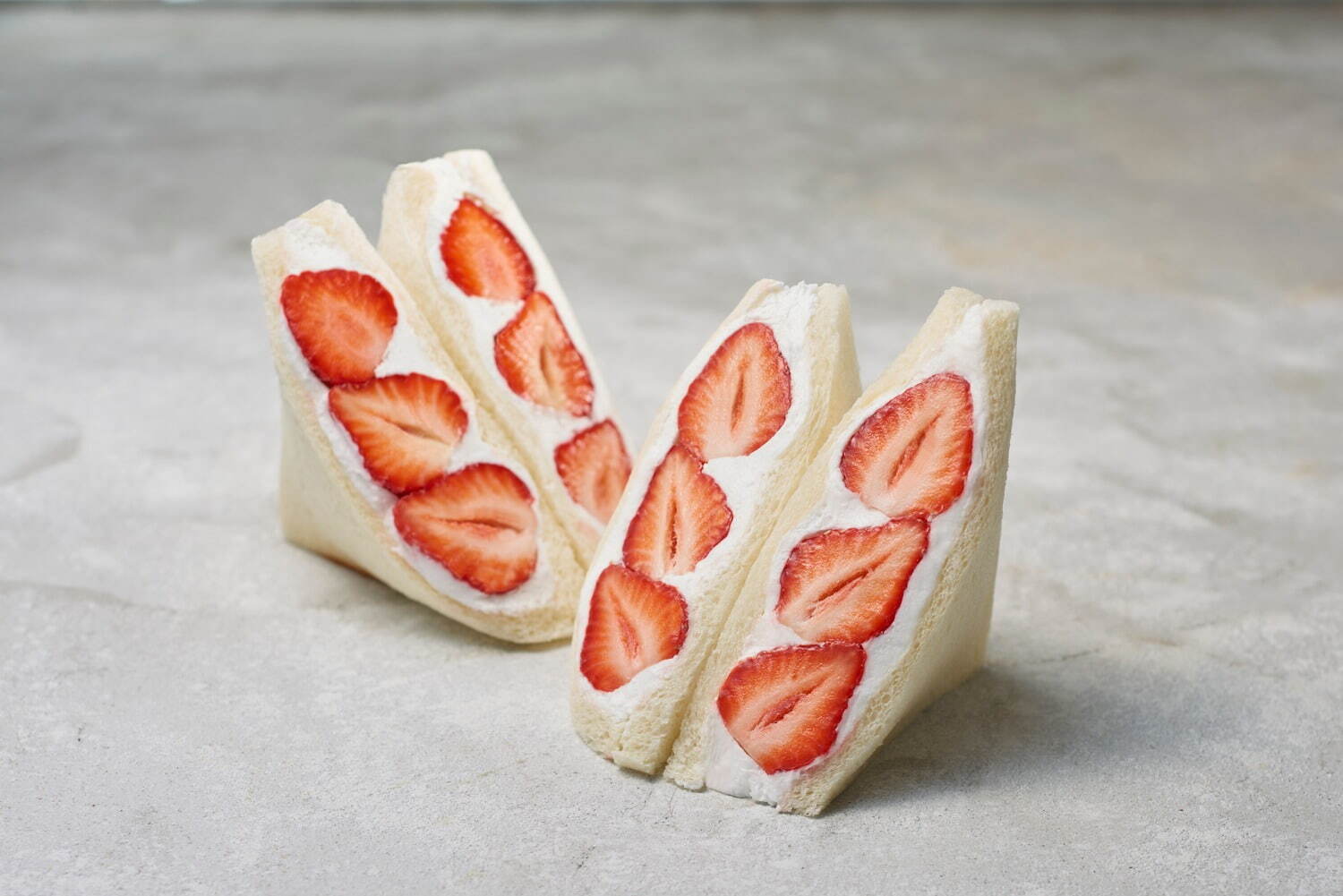 パンフェア｜「パンヴィレッジ」旬のフルーツが断面からのぞく“魅せ断パン”小田急百貨店新宿店に