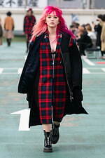 アクオド バイ チャヌ 2021-22年秋冬コレクション - タータンチェックを纏う戦士たち｜写真40