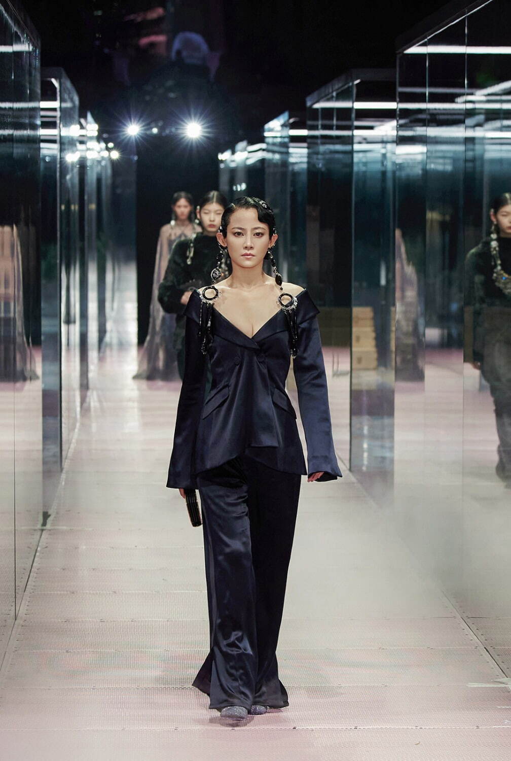 希少品　FENDI フェンディ　エンボス　スウェット　キムジョーンズ キム・ジョーンズ（Kim Jones）、フェンディを去りディオールに