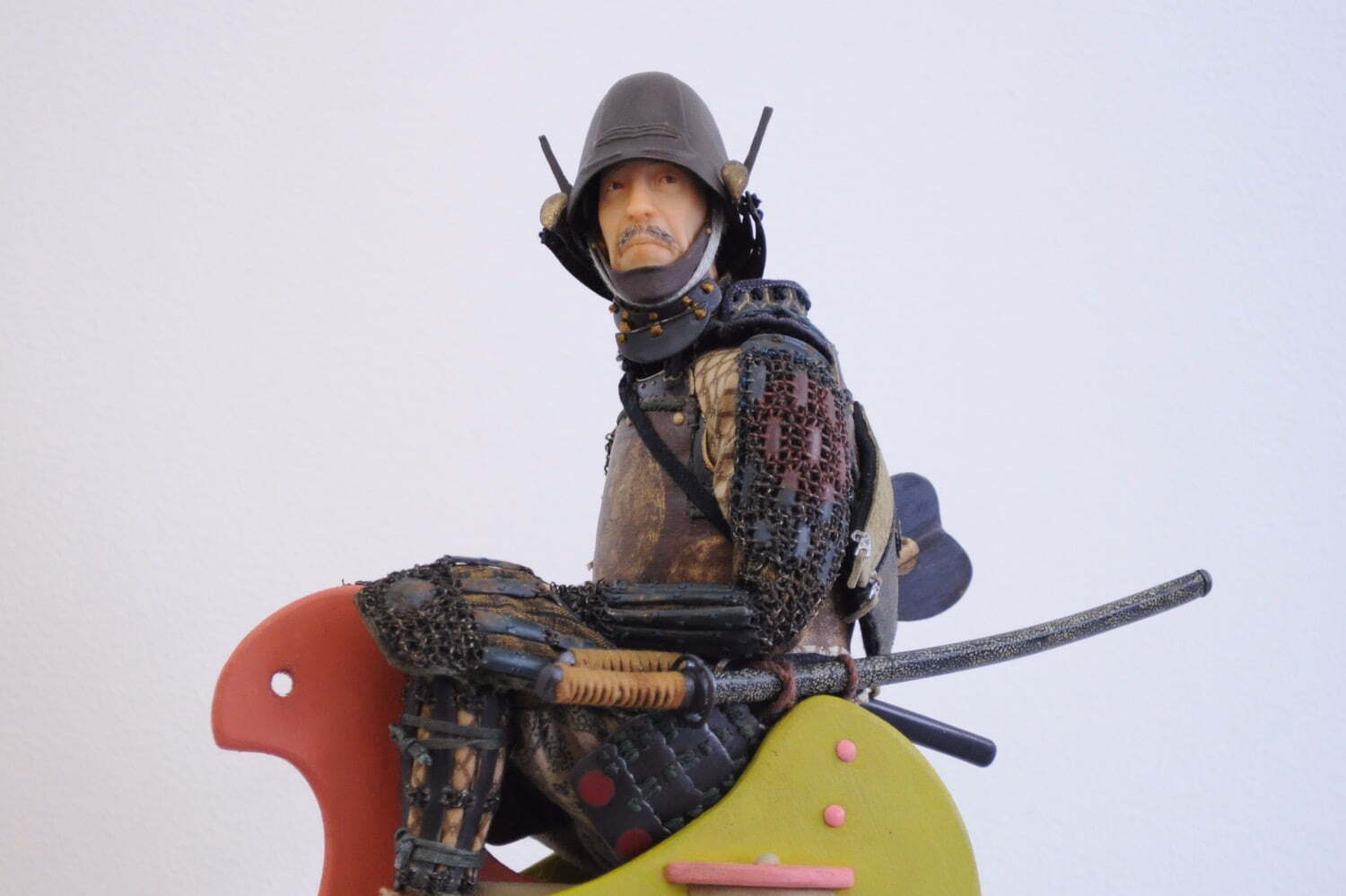 美術館｜現代美術作家・野口哲哉の個展、山口・群馬・愛知で - 鎧をまとう人びとの彫刻や絵画などを紹介