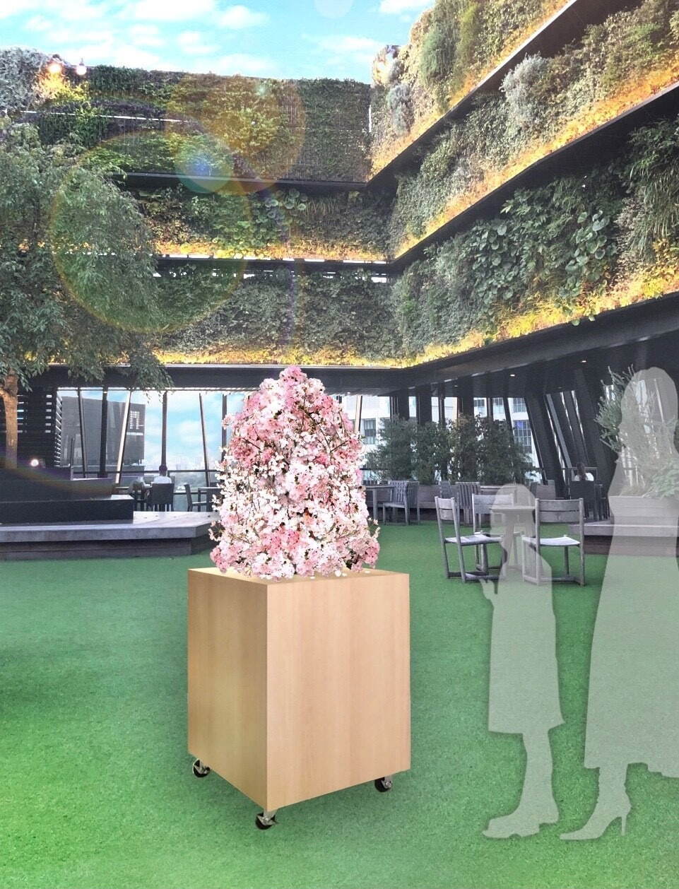 東急プラザ銀座屋上「キリコテラス」“花見気分”味わえる桜アートを期間限定で展示｜写真1