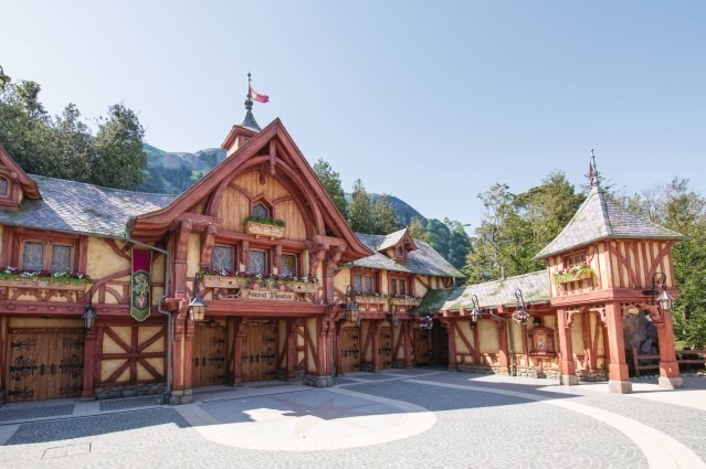 東京ディズニーランド初の本格屋内劇場 ファンタジーランド フォレストシアター オープン ファッションプレス