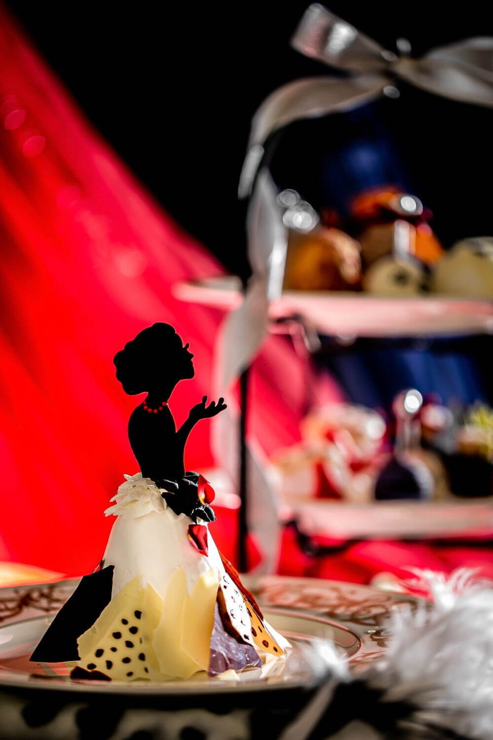 「ダルメシアン クイーン アフタヌーンティー」ヴィランズ着想ケーキで“ダークプリンセスの世界”を表現｜写真7