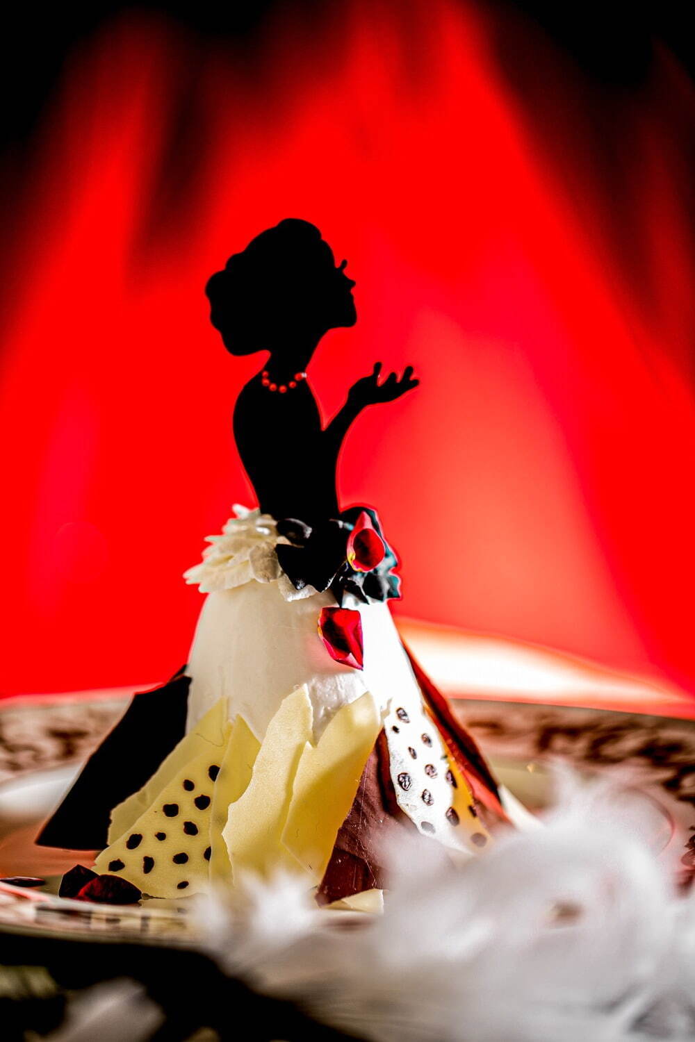 「ダルメシアン クイーン アフタヌーンティー」ヴィランズ着想ケーキで“ダークプリンセスの世界”を表現｜写真6