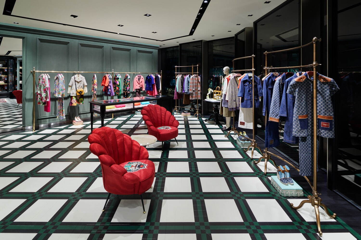 グッチの新旗艦店が名古屋駅 地下街直結の新大型複合ビルにオープン ファッションプレス