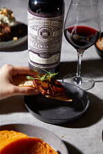 行列ができる「ルート271」の惣菜パンで“パン飲み”、ウニパンなど大阪・ファクトリーカフェに｜写真10