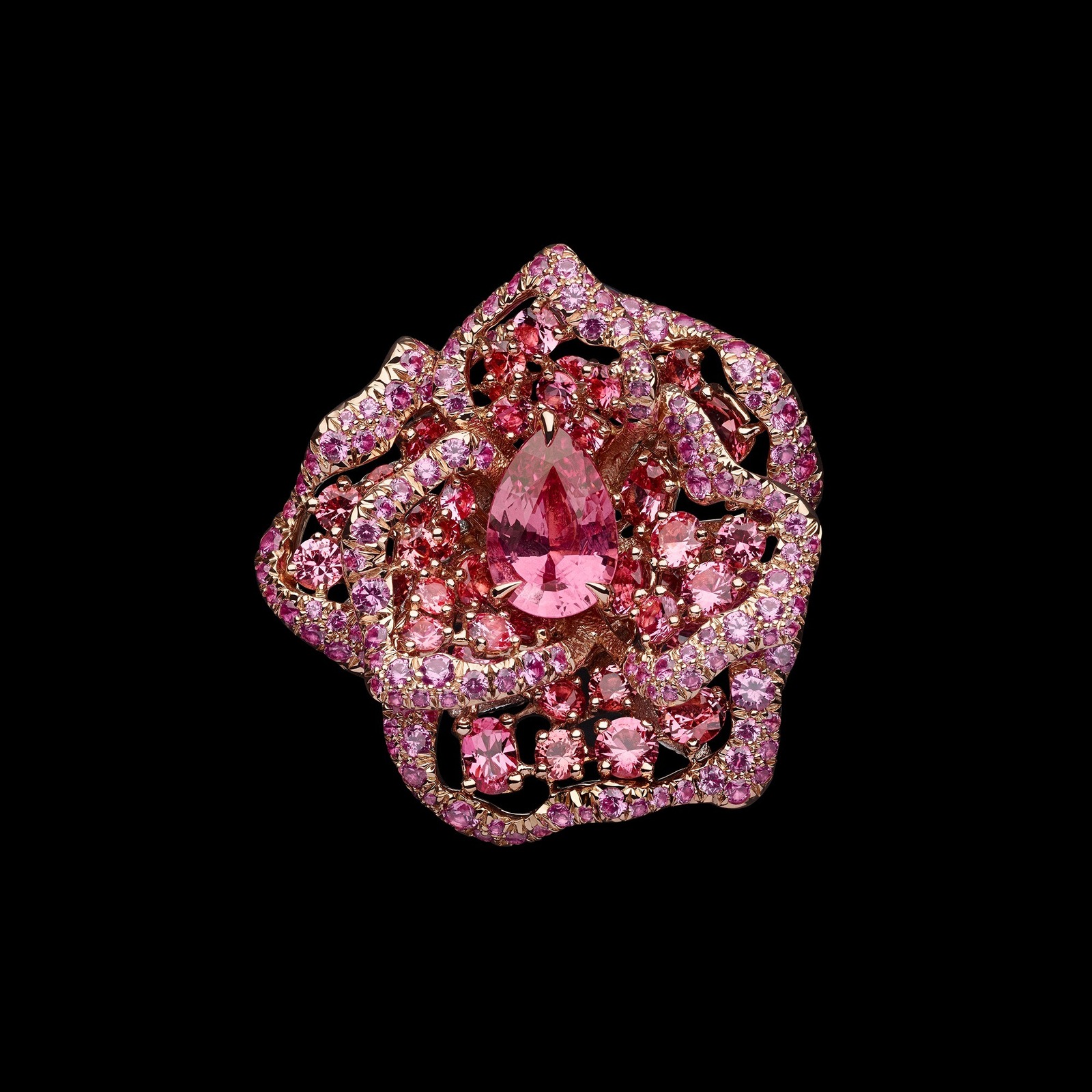 ディオール バラの花 に捧げるハイジュエリー ダイヤモンドのバラを配したネックレスなど ファッションプレス