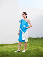 132 5. イッセイ ミヤケ“フラットになる”ウェア新作、転写プリントを施したトップスなど｜写真5