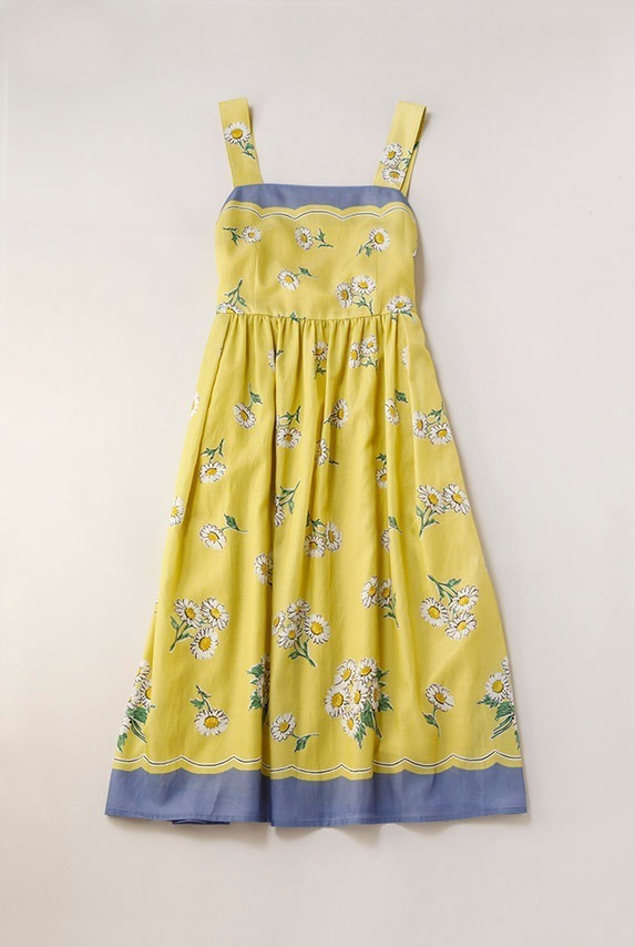 ジェーンマープル“デイジー”モチーフの新作、花々を連ねたブラウスや60'sスカーフ着想のドレス｜写真26